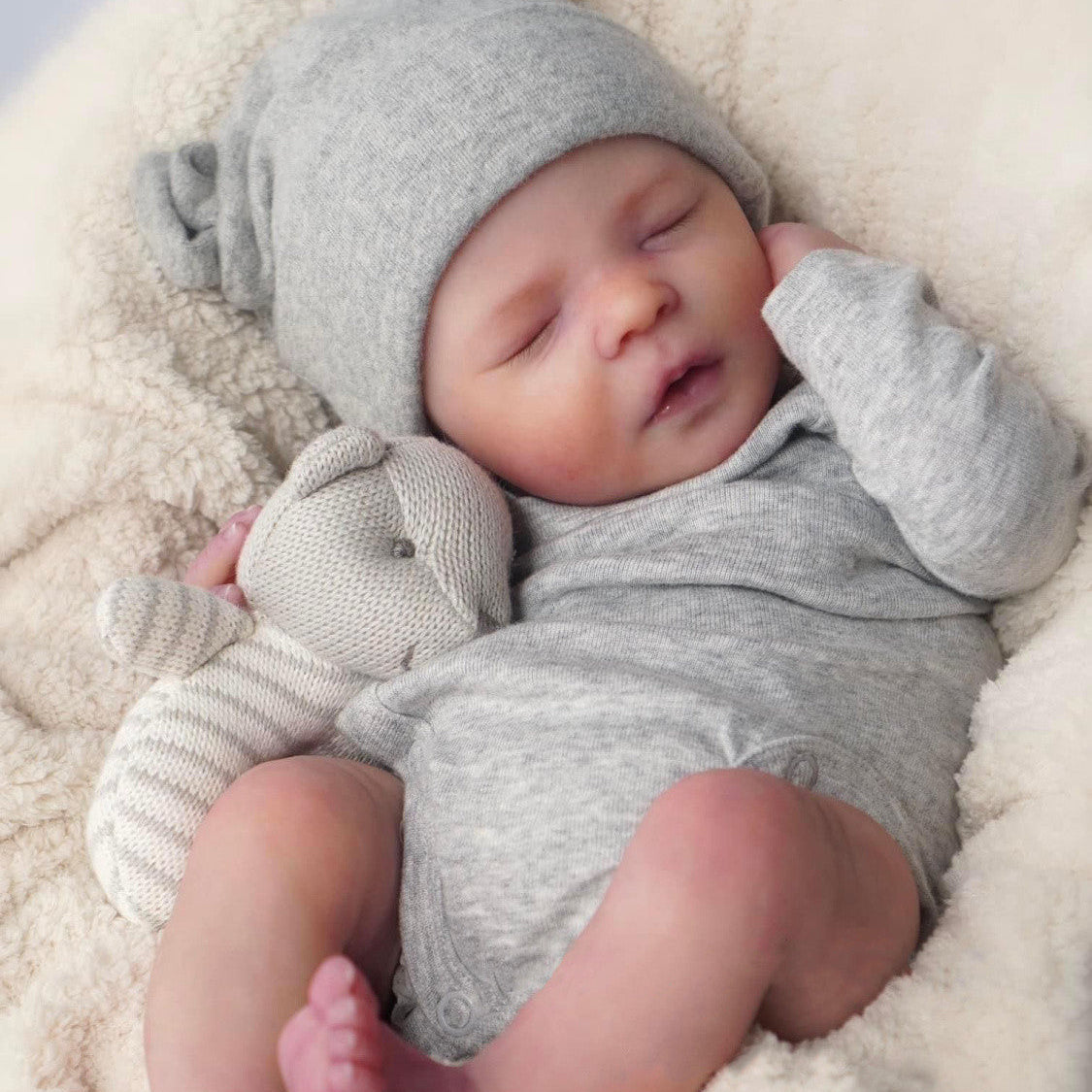 Cuddle Bear 40cm Soft Body Reborn Baby Doll,Removable Outfit + Feeding Accessories Included