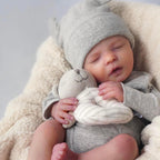 Muñeca bebé reborn Cuddle Bear de cuerpo blando de 40 cm, ropa extraíble y accesorios de alimentación incluidos